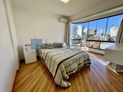 Foto Apartamento com 3 Dormitórios