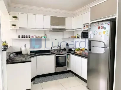 Foto Apartamento com 3 Dormitórios