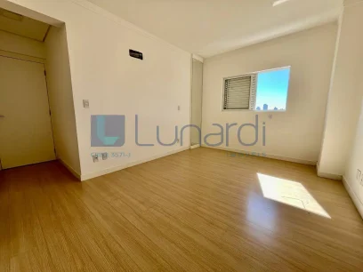 Foto Apartamento com 3 Dormitórios