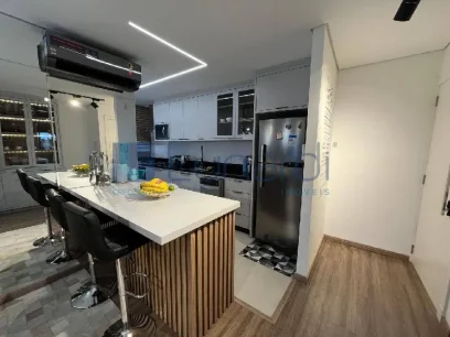 Foto Apartamento com 2 Dormitórios