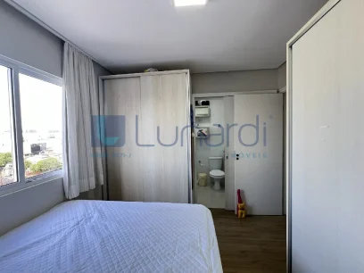 Foto Apartamento com 2 Dormitórios