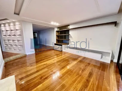 Foto Apartamento com 4 Dormitórios