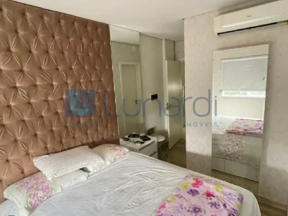 Foto Apartamento com 2 Dormitórios