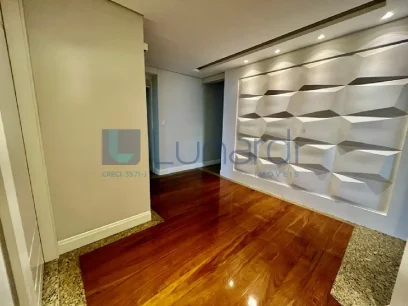 Foto Apartamento com 4 Dormitórios