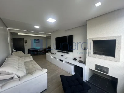 Foto Apartamento com 3 Dormitórios