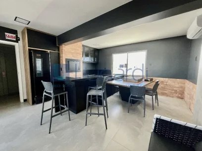 Foto Apartamento com 3 Suítes