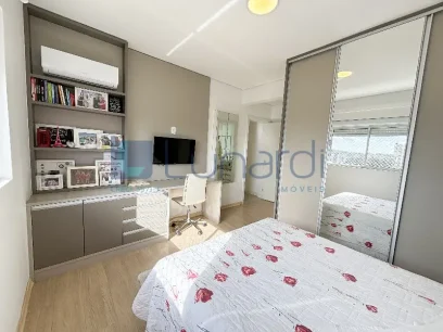 Foto Apartamento com 3 Suítes