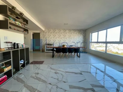 Foto Apartamento com 2 Dormitórios