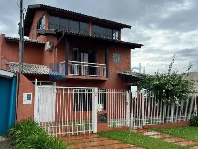 Casa com 4 Dormitórios