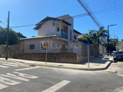 Casa com 3 Dormitórios