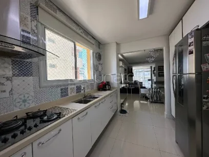 Foto Apartamento com 2 Dormitórios