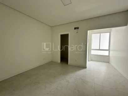 Foto Apartamento com 3 Suítes