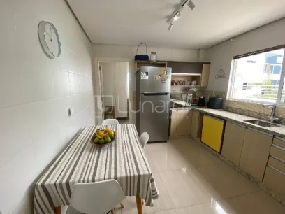 Foto Apartamento com 3 Dormitórios