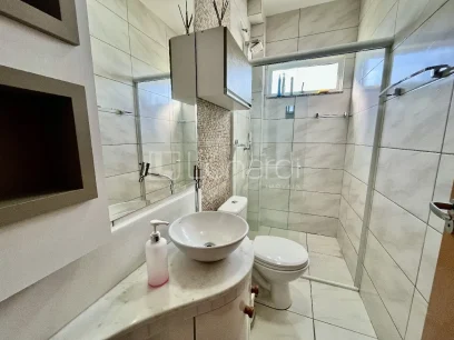 Foto Apartamento com 2 Dormitórios