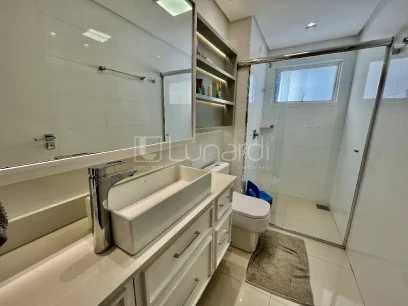 Foto Apartamento com 3 Suítes