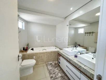 Foto Apartamento com 3 Suítes