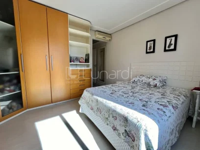 Foto Apartamento com 3 Dormitórios