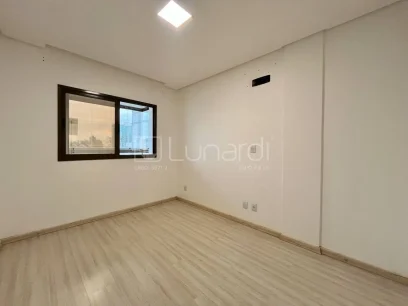 Foto Apartamento com 3 Dormitórios