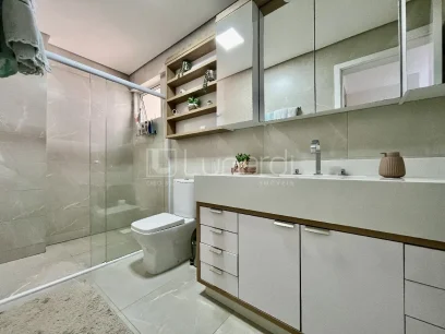 Foto Apartamento com 3 Suítes