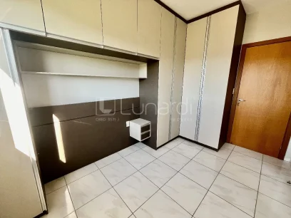 Foto Apartamento com 2 Dormitórios