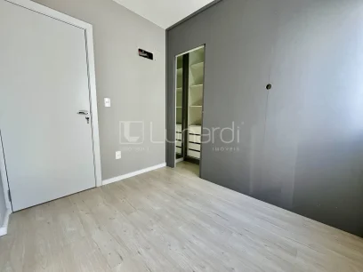 Foto Apartamento com 2 Dormitórios