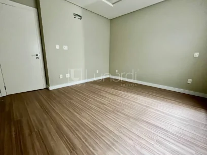 Foto Apartamento com 3 Dormitórios