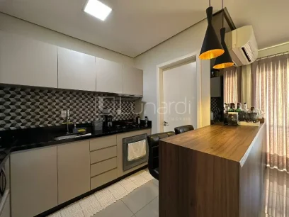 Foto Apartamento com 2 Dormitórios