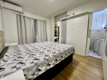 Foto Apartamento com 2 Dormitórios