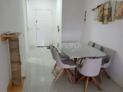 Foto Apartamento com 2 Dormitórios