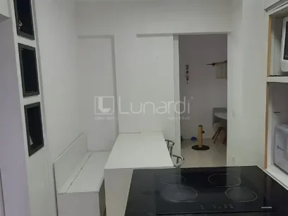 Foto Apartamento com 2 Dormitórios