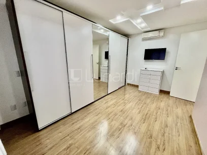 Foto Apartamento com 3 Dormitórios