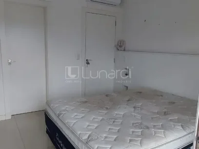 Foto Apartamento com 2 Dormitórios