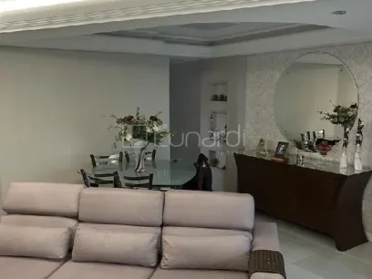 Foto Apartamento com 3 Dormitórios