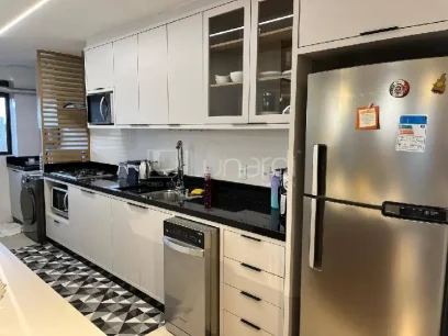 Foto Apartamento com 2 Dormitórios