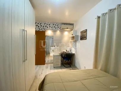 Foto Apartamento com 2 Dormitórios