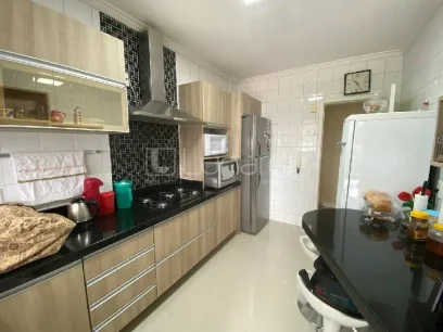 Foto Apartamento com 3 Dormitórios