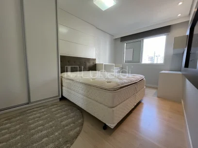 Foto Apartamento com 3 Dormitórios