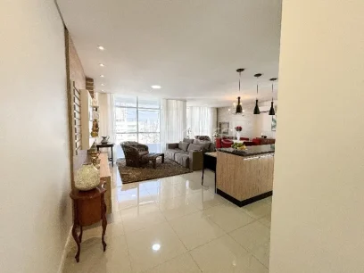 Foto Apartamento com 3 Suítes