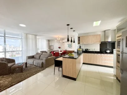 Foto Apartamento com 3 Suítes