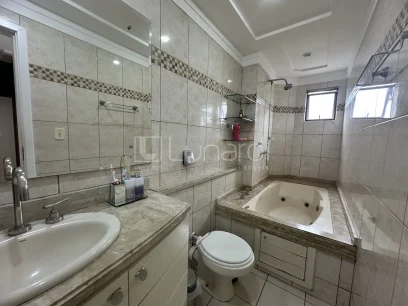 Foto Apartamento com 3 Dormitórios