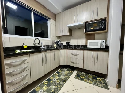 Foto Apartamento com 2 Dormitórios