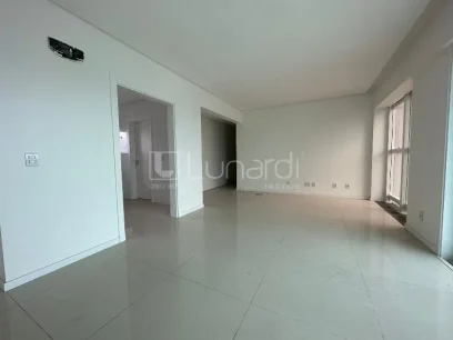 Foto Apartamento com 3 Suítes