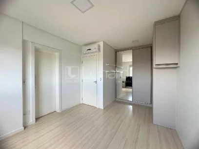 Foto Apartamento com 3 Dormitórios