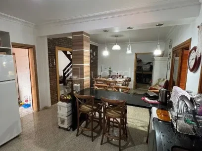 Foto Casa com 4 Dormitórios