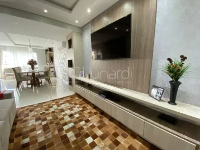 Foto Apartamento com 3 Dormitórios