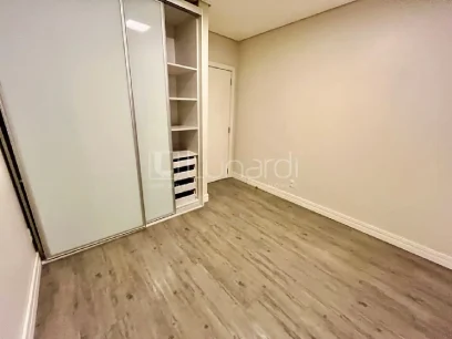 Foto Apartamento com 4 Dormitórios