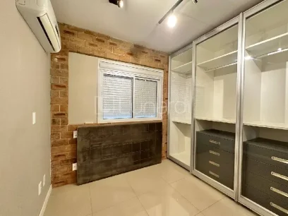 Foto Apartamento com 2 Dormitórios