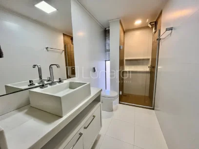 Foto Apartamento com 4 Dormitórios