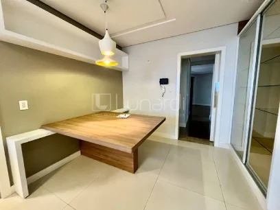 Foto Apartamento com 4 Dormitórios