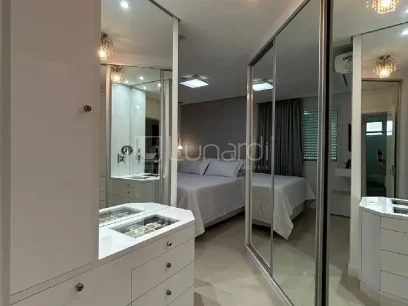 Foto Apartamento com 3 Dormitórios